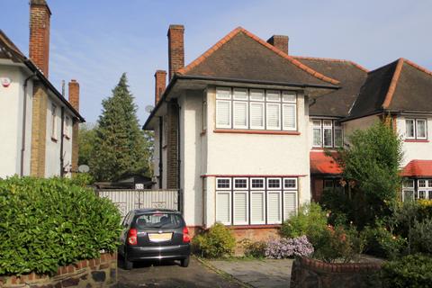 68 Meadway, London, N14 6NH