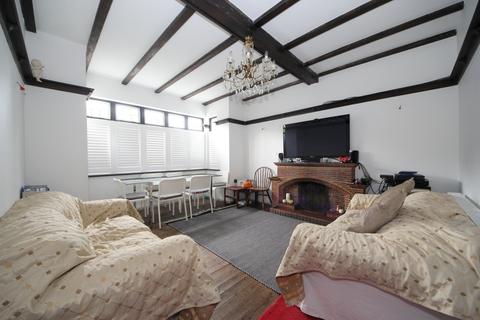 68 Meadway, London, N14 6NH