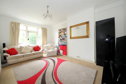 68 Meadway, London, N14 6NH