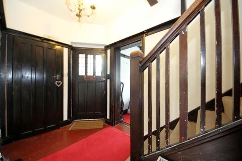 68 Meadway, London, N14 6NH