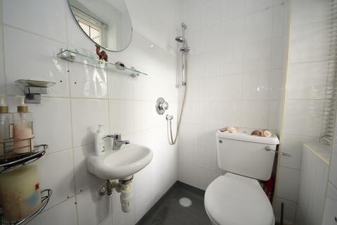 68 Meadway, London, N14 6NH