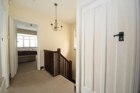 68 Meadway, London, N14 6NH
