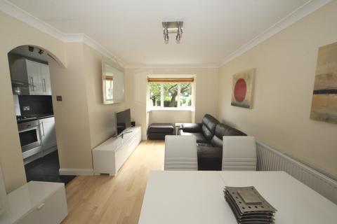 29 Old Farm Avenue, London, N14 5QR