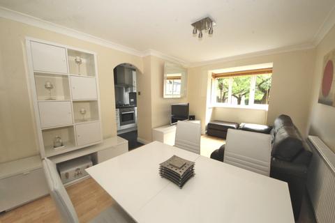 29 Old Farm Avenue, London, N14 5QR