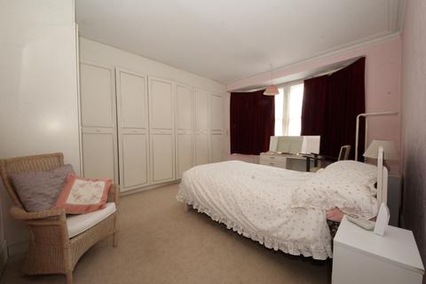 24 Woodberry Avenue, London, N21 3LD