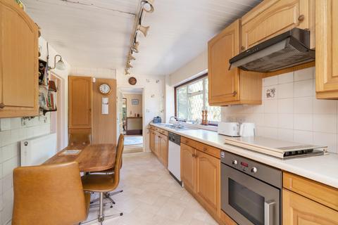 11 Blagdens Close, London, N14 6DE