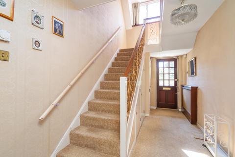 11 Blagdens Close, London, N14 6DE