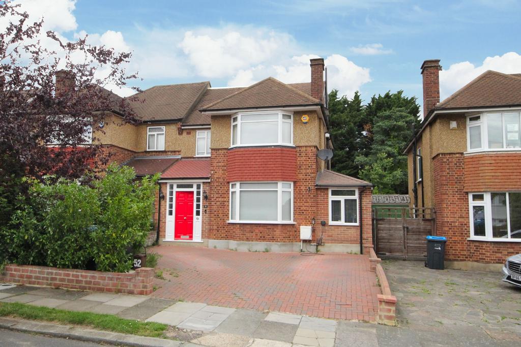Sheringham Avenue, London, N14 5 bed semidetached house £899,995