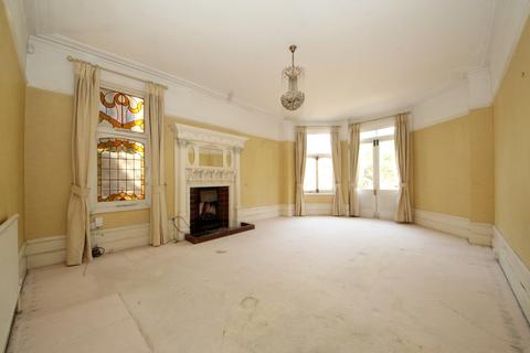 30 Compton Road, London, N21 3NX