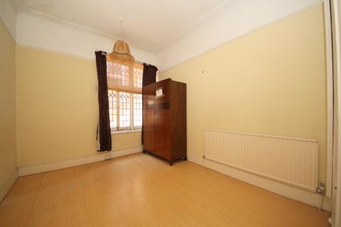 30 Compton Road, London, N21 3NX