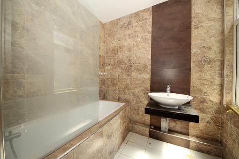 30 Compton Road, London, N21 3NX