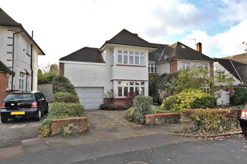 7 Meadway, London, N14 6NY