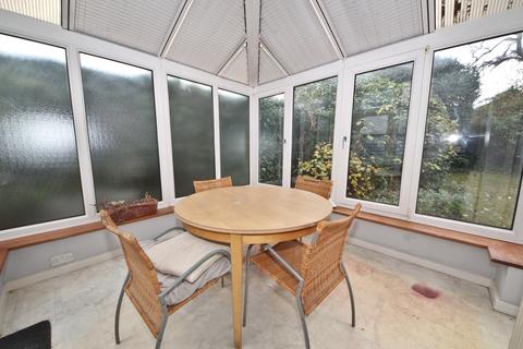 7 Meadway, London, N14 6NY