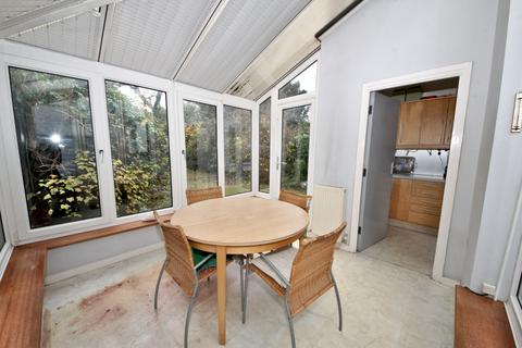 7 Meadway, London, N14 6NY