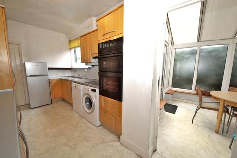 7 Meadway, London, N14 6NY