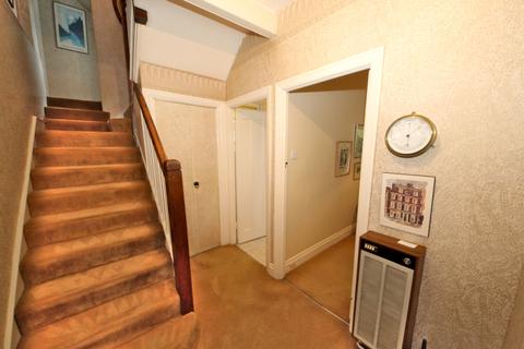 7 Meadway, London, N14 6NY