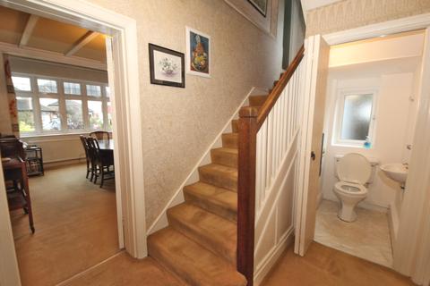 7 Meadway, London, N14 6NY