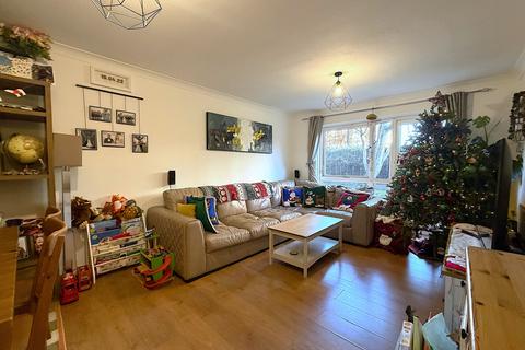 2 bedroom flat for sale, Grange Gardens, Southgate, London, N14