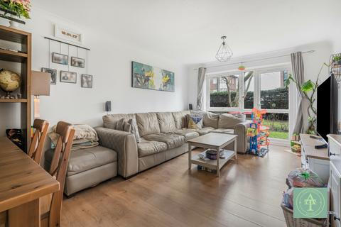 2 bedroom flat for sale, Grange Gardens, Southgate, London, N14