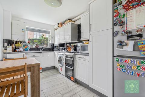 2 bedroom flat for sale, Grange Gardens, Southgate, London, N14