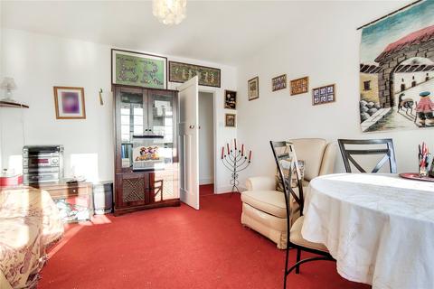 12 Warwick Gardens, Thornton Heath, CR7 7NA