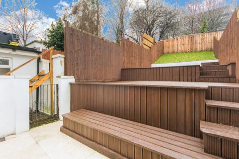 68a Gifford Street, London, N1 0DF