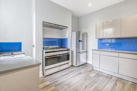 25 Wyatt Park Road, London, SW2 3TN