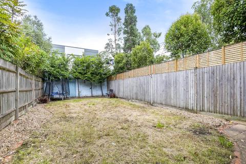 25 Wyatt Park Road, London, SW2 3TN