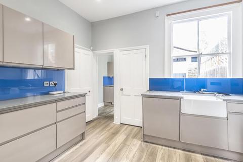 25 Wyatt Park Road, London, SW2 3TN