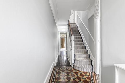 25 Wyatt Park Road, London, SW2 3TN