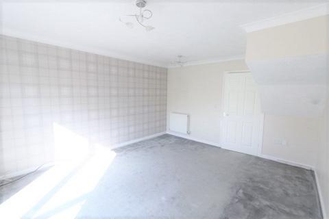 2 bedroom terraced house to rent, Anatase Close, Sittingbourne