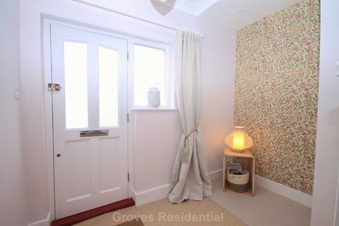 51 Albany Road, New Malden, KT3 3NY