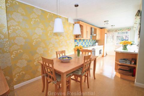 51 Albany Road, New Malden, KT3 3NY