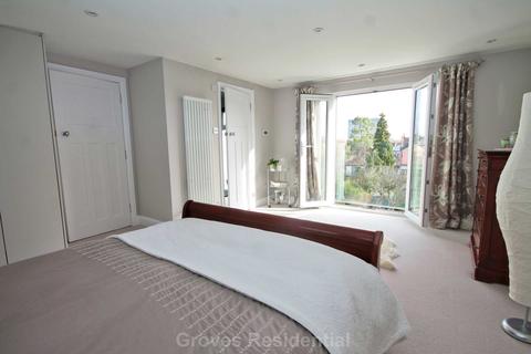 51 Albany Road, New Malden, KT3 3NY