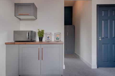 7 bedroom house share to rent - Heywood Street, Bury, BL9