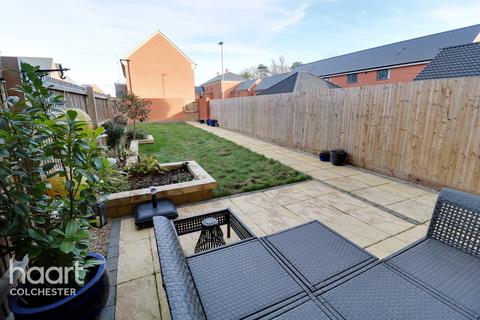 7 Arthur Cross Square, Colchester, CO4 6BZ