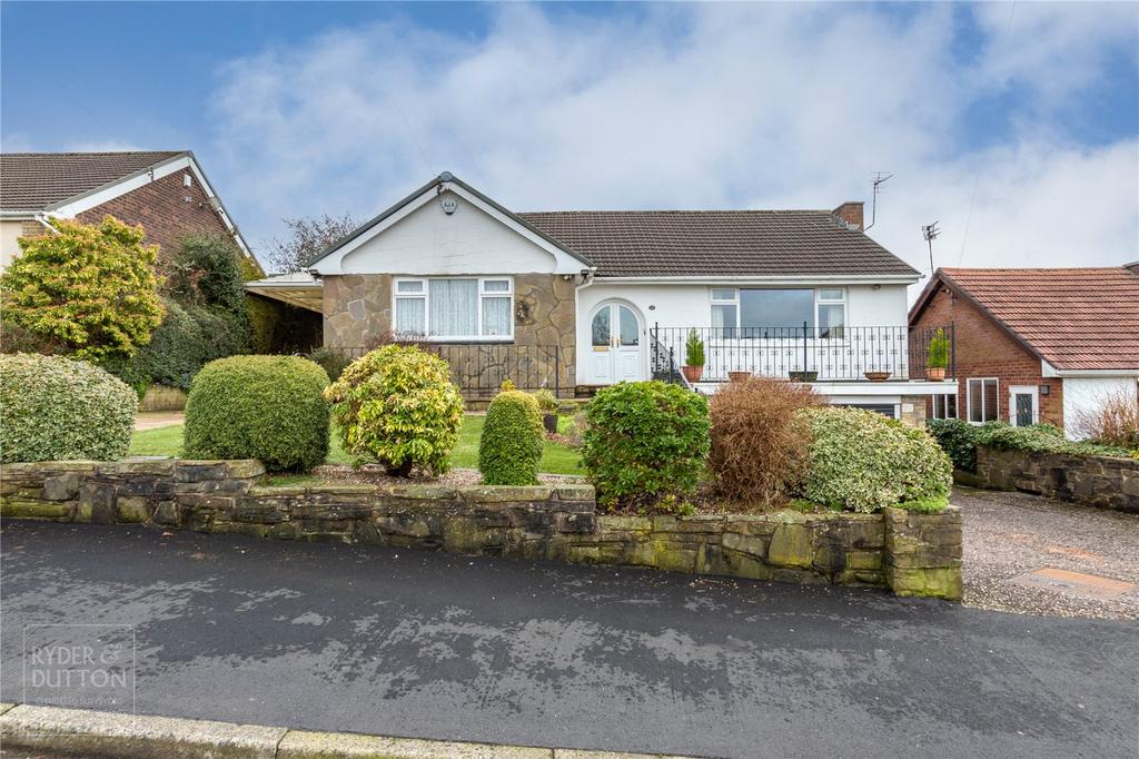 Linden Road, Stalybridge, SK15 3 bed detached bungalow £350,000