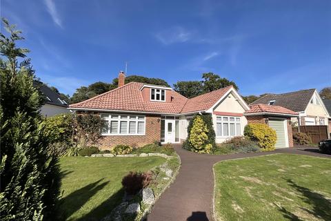 3 bedroom bungalow to rent, Rothesay Drive, Highcliffe, Christchurch, BH23