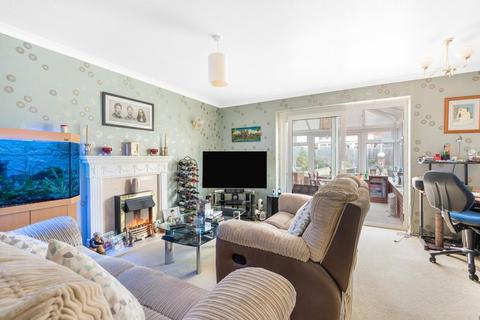 5 Hazelrig Drive, Thame, OX9 3XL