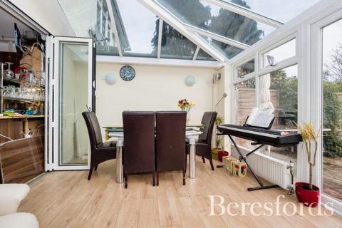 14 Gloucester Road, Romford, RM1 1QJ