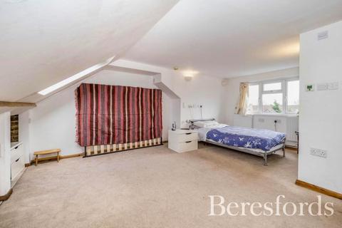 14 Gloucester Road, Romford, RM1 1QJ