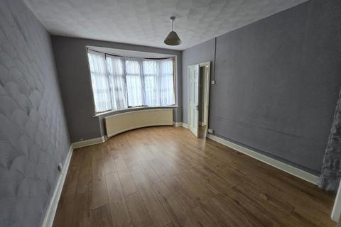 3 bedroom terraced house to rent, Worcester Avenue, Tottenham, N17