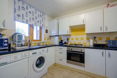 102 Stoneycroft Close, London, SE12 0SL