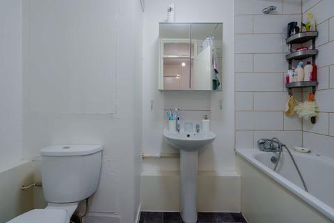 102 Stoneycroft Close, London, SE12 0SL