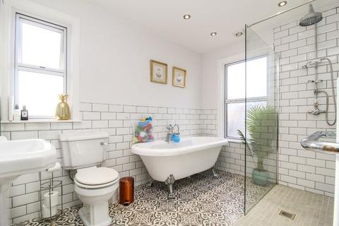 7 Campbell Road, Bedford, MK40 3DD