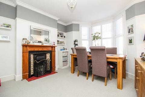 7 Campbell Road, Bedford, MK40 3DD