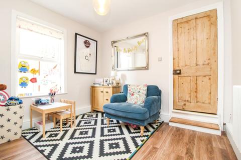 7 Campbell Road, Bedford, MK40 3DD