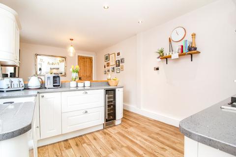 7 Campbell Road, Bedford, MK40 3DD