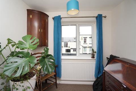 210 Warminster Road, Sheffield, S8 8PQ
