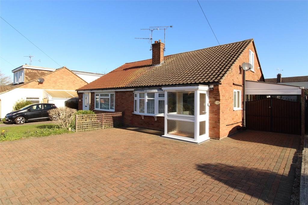 Farm Way, Thundersley, Benfleet, SS7 2 bed bungalow £340,000